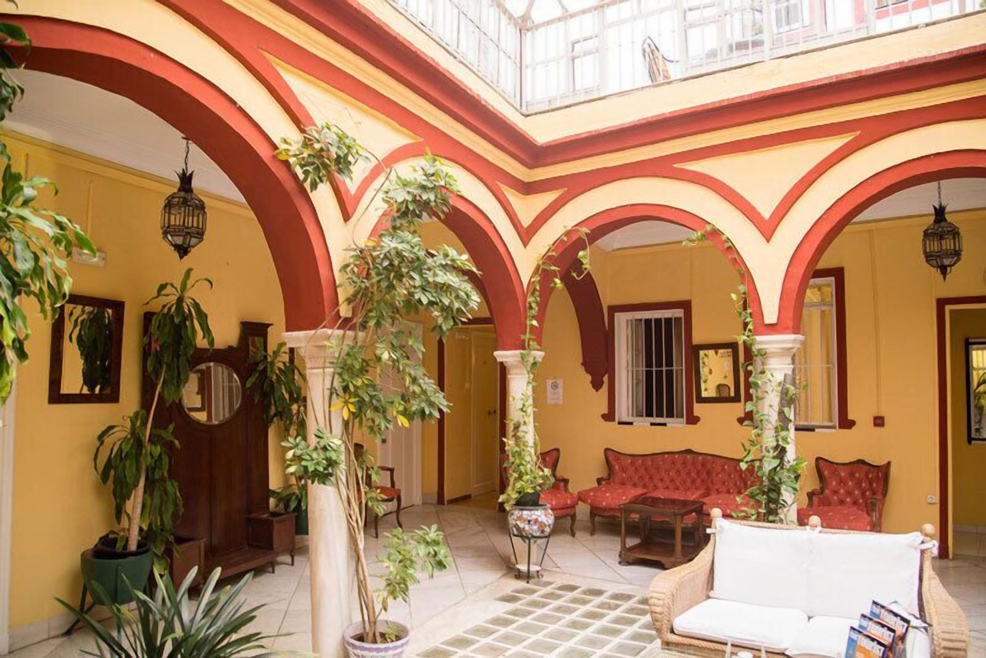 Hostal Sierpes — Foto 1